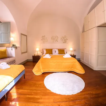 Crociferi Palace - Exclusive Brand 