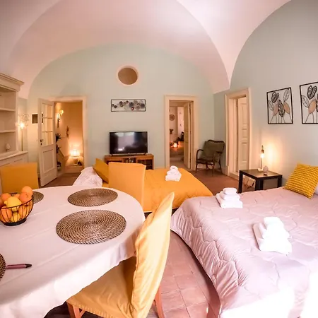 Crociferi Palace - Exclusive Brand 
